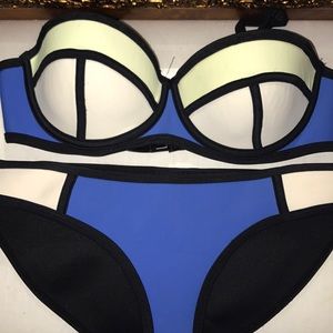 Triangl Bikini Set